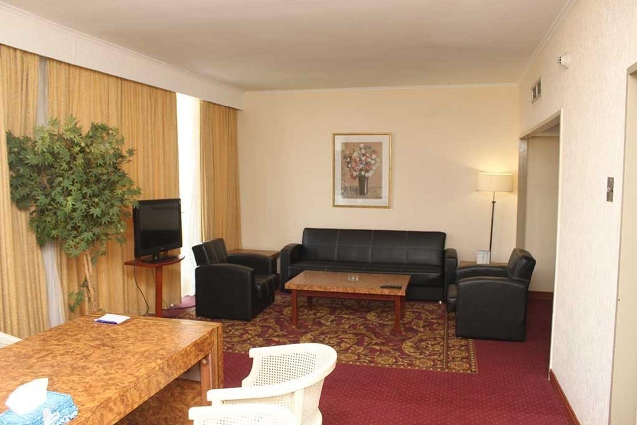 Hotel Mont Febe Yaounde Exterior photo