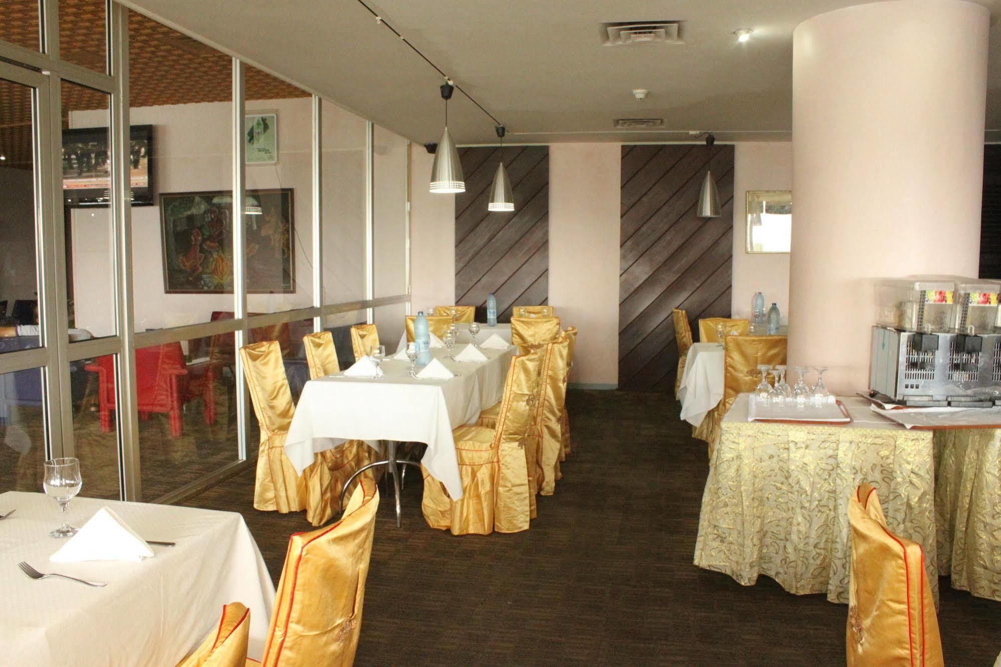 Hotel Mont Febe Yaounde Exterior photo