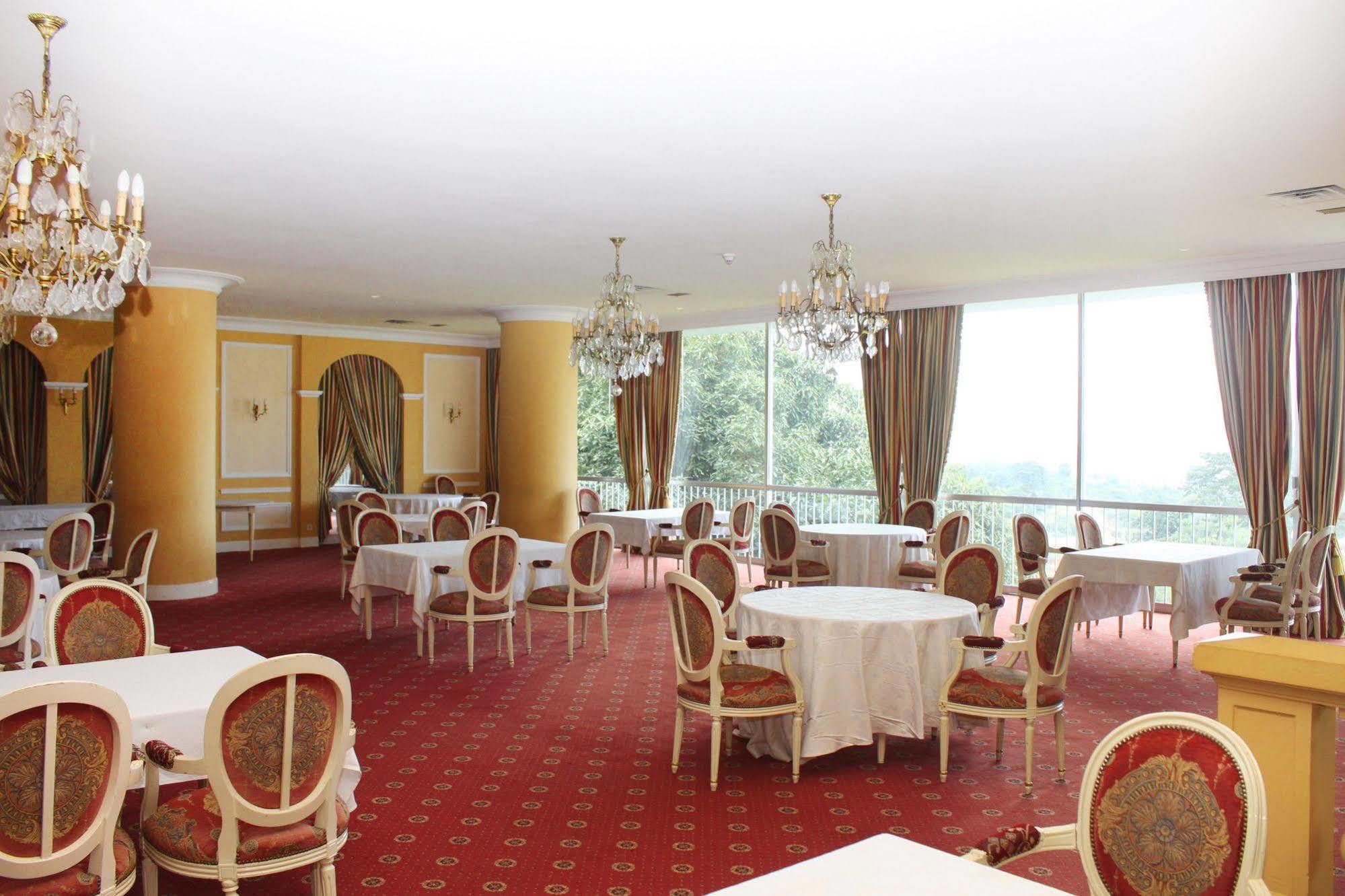 Hotel Mont Febe Yaounde Exterior photo