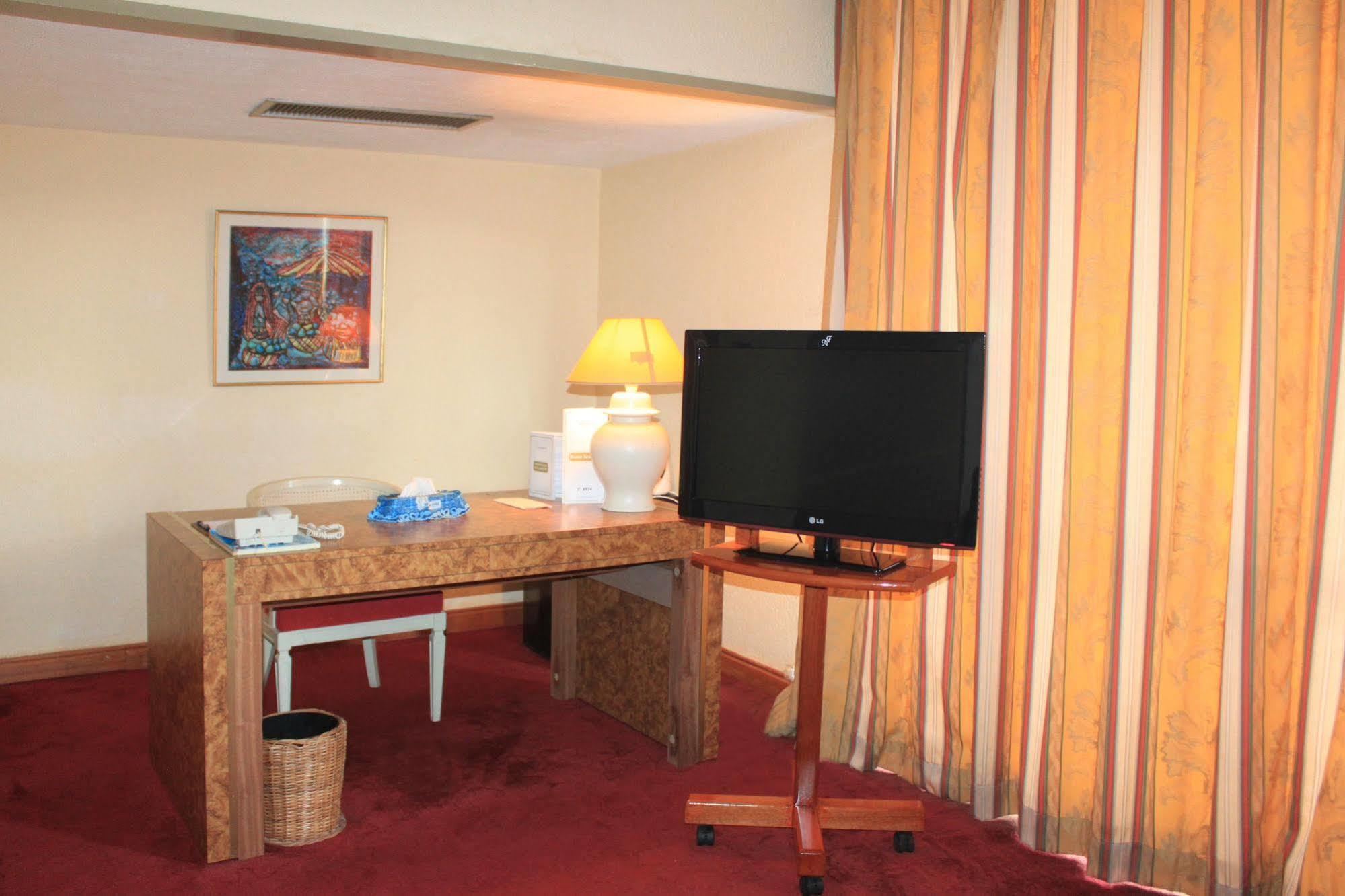 Hotel Mont Febe Yaounde Exterior photo