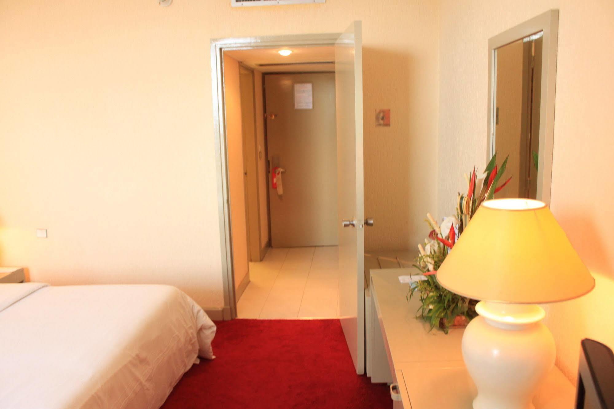 Hotel Mont Febe Yaounde Exterior photo
