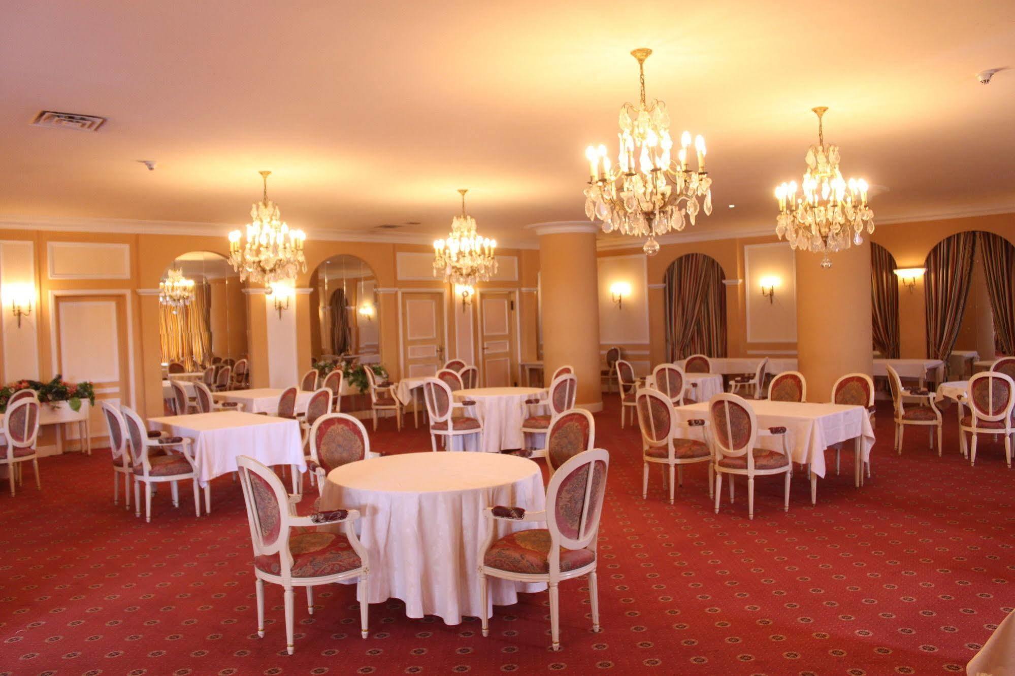 Hotel Mont Febe Yaounde Exterior photo